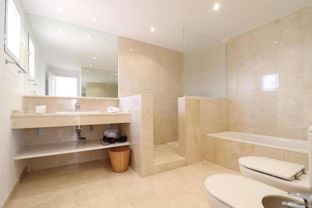 Amazing 3Bedroom Flat With Seafront Views & Pool By Sharingco ماربيا المظهر الخارجي الصورة